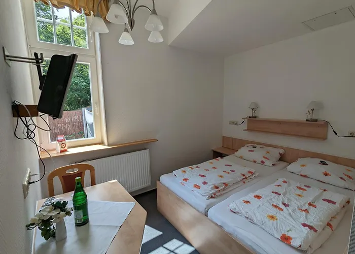 Waldgasthaus & Steinerne Renne 3*